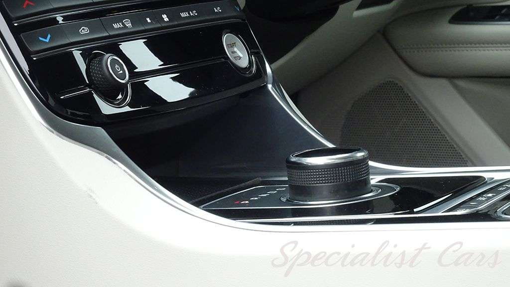 2017 JAGUAR XF 2017 JAGUAR XF