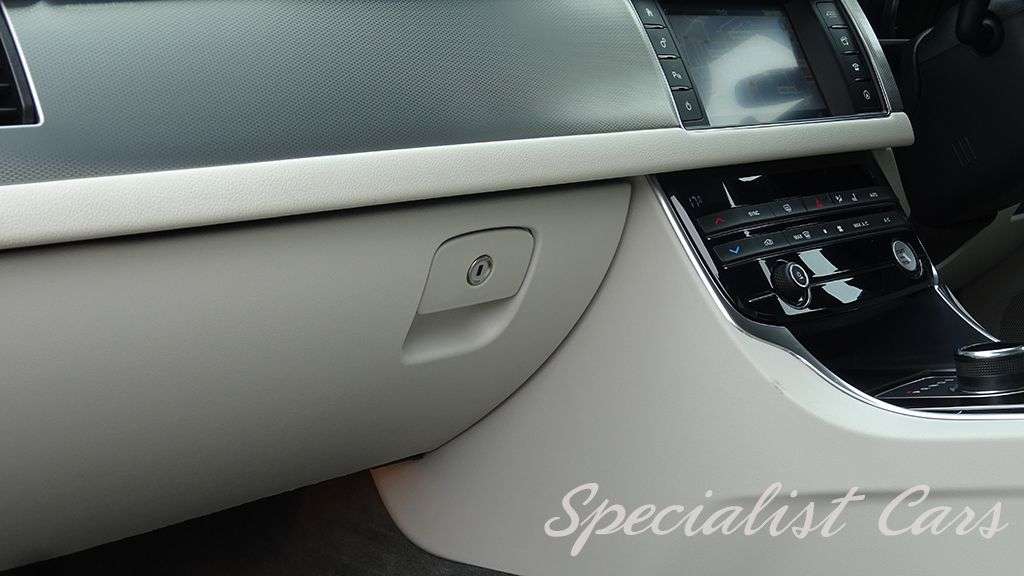 2017 JAGUAR XF 2017 JAGUAR XF