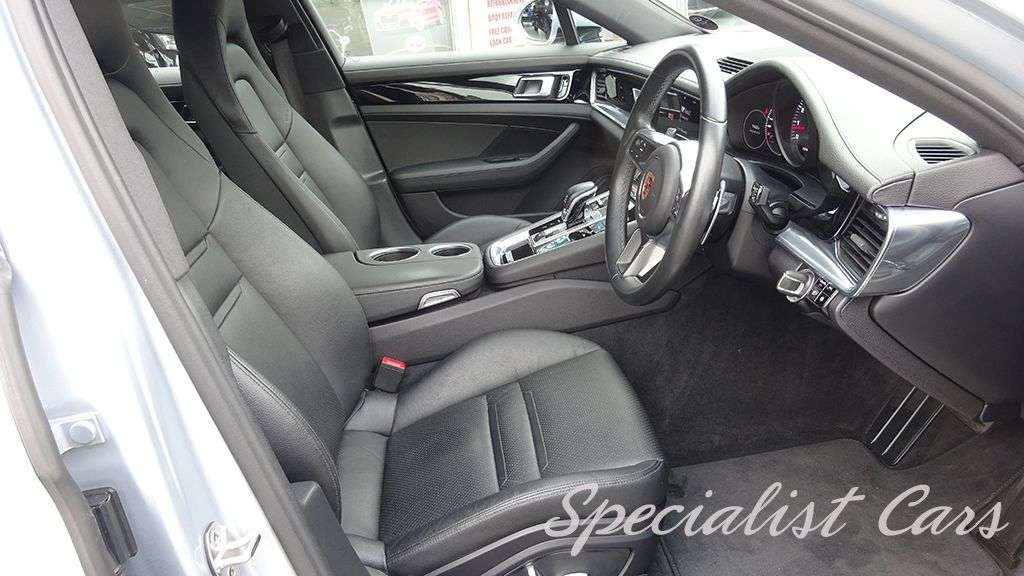 2017 PORSCHE PANAMERA 2017 PORSCHE PANAMERA