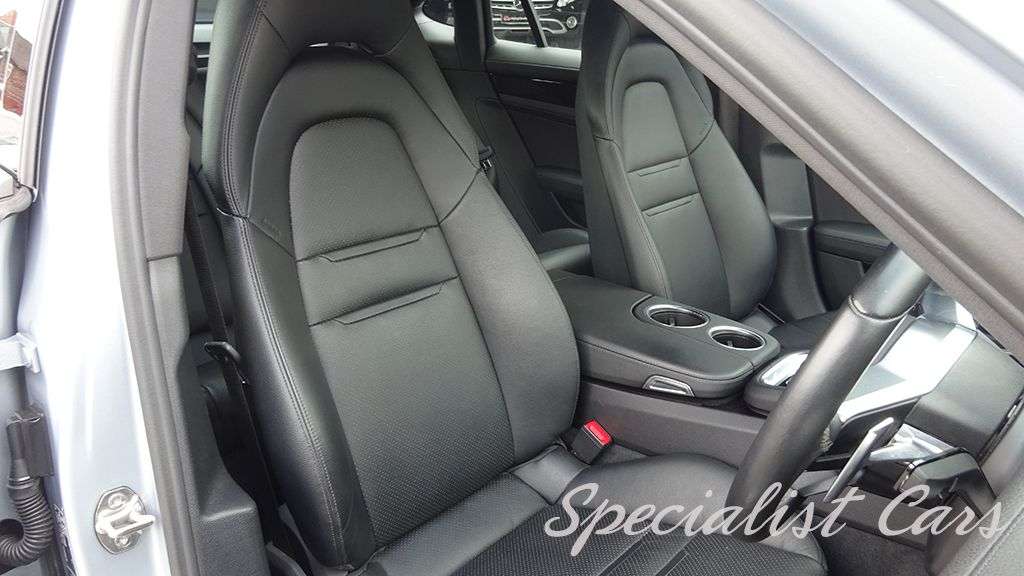 2017 PORSCHE PANAMERA 2017 PORSCHE PANAMERA