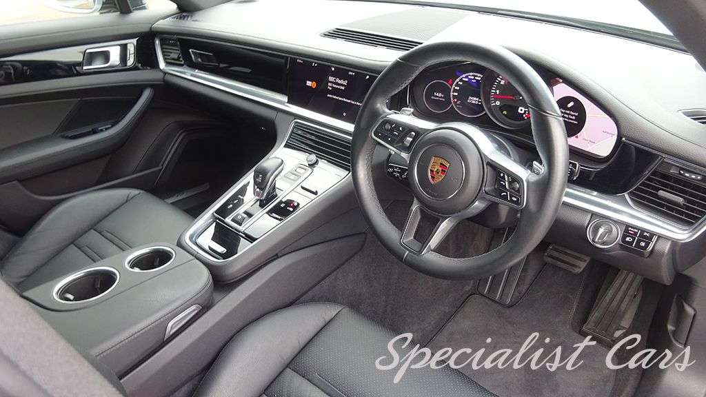 2017 PORSCHE PANAMERA 2017 PORSCHE PANAMERA