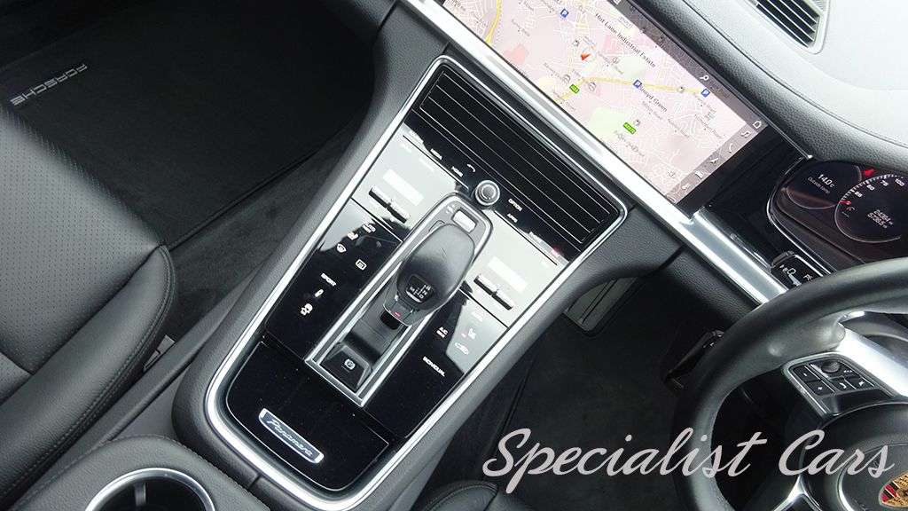 2017 PORSCHE PANAMERA 2017 PORSCHE PANAMERA