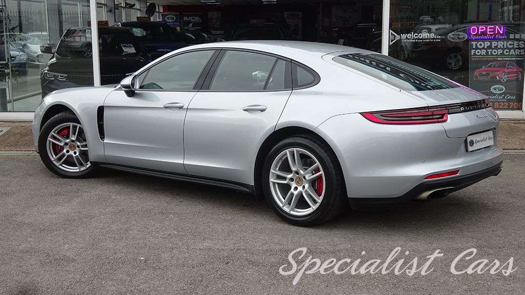 2017 PORSCHE PANAMERA 2017 PORSCHE PANAMERA