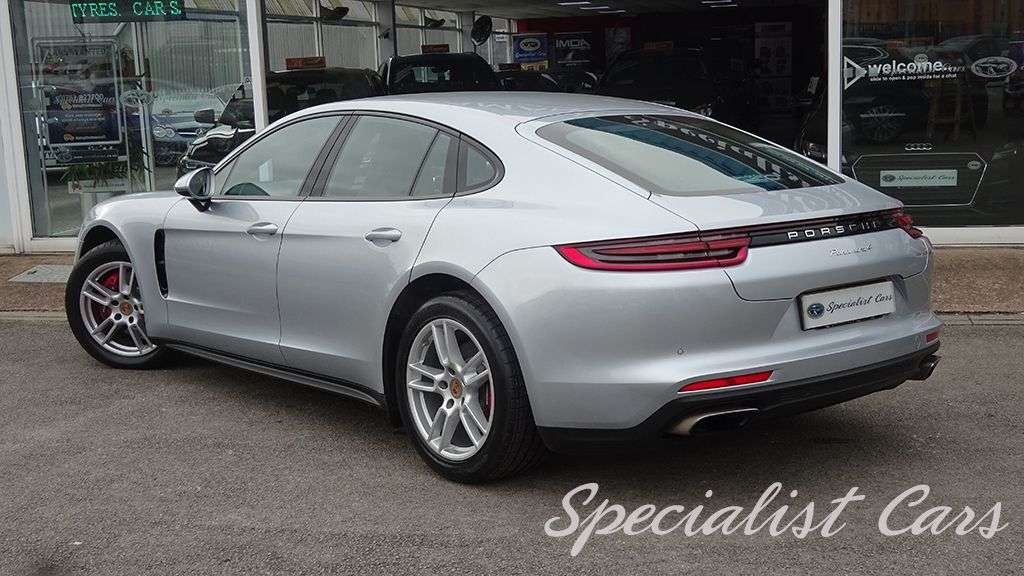 2017 PORSCHE PANAMERA 2017 PORSCHE PANAMERA