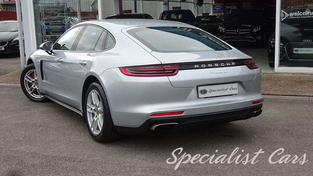 2017 PORSCHE PANAMERA 2017 PORSCHE PANAMERA