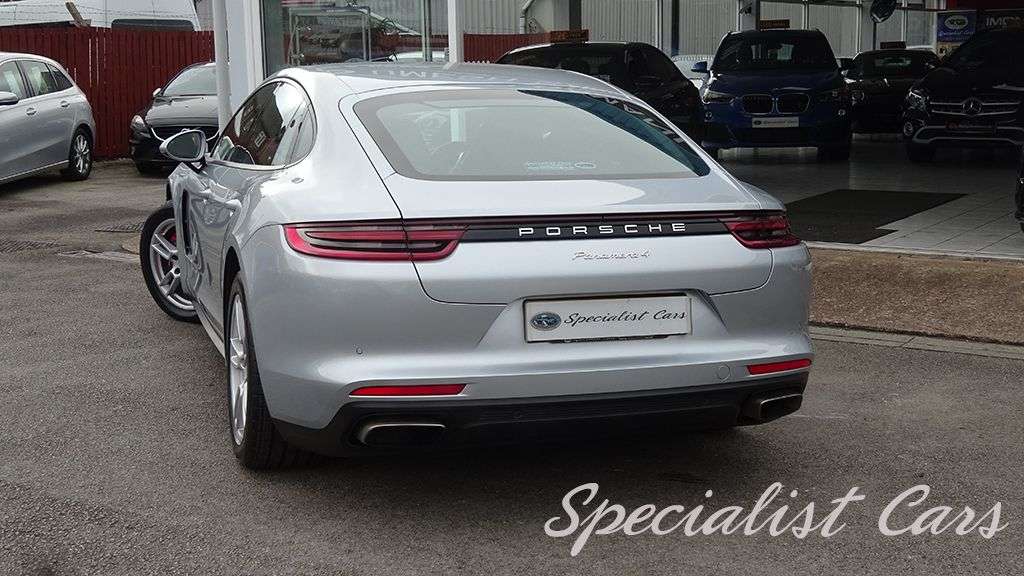 2017 PORSCHE PANAMERA 2017 PORSCHE PANAMERA