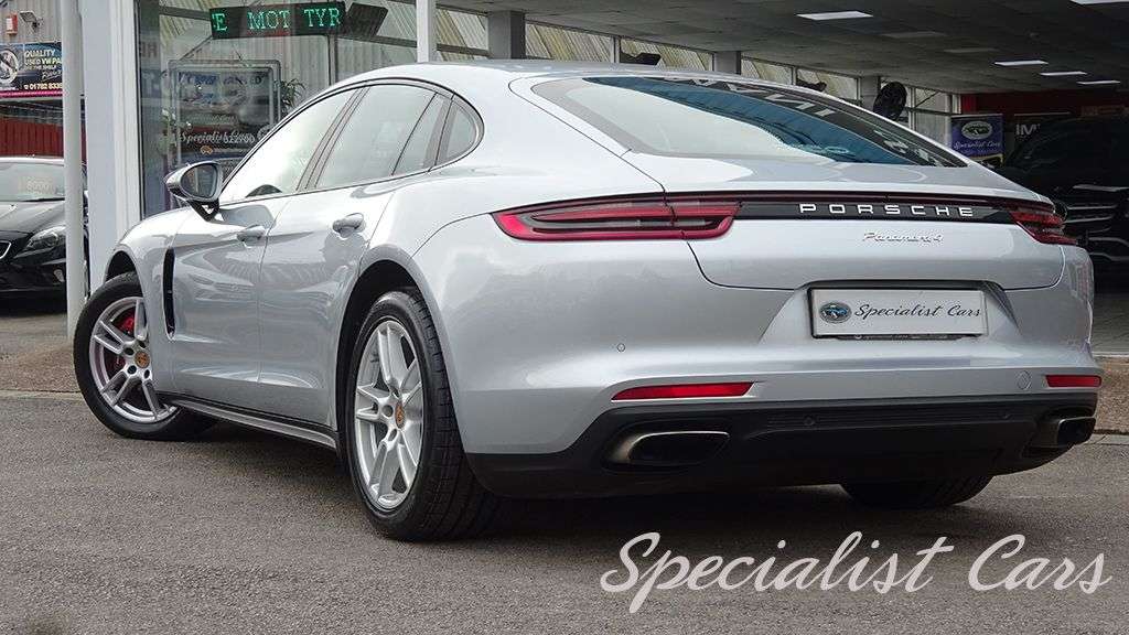 2017 PORSCHE PANAMERA 2017 PORSCHE PANAMERA