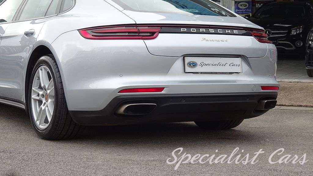 2017 PORSCHE PANAMERA 2017 PORSCHE PANAMERA