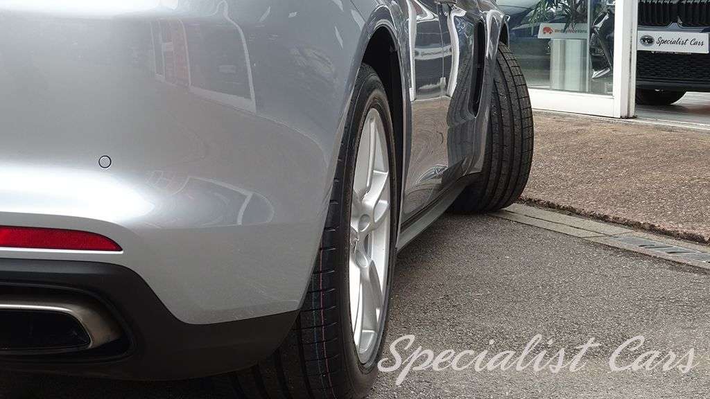 2017 PORSCHE PANAMERA 2017 PORSCHE PANAMERA