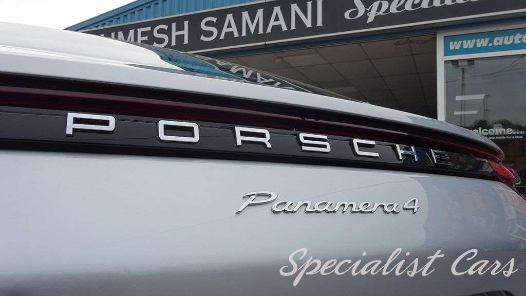 2017 PORSCHE PANAMERA 2017 PORSCHE PANAMERA