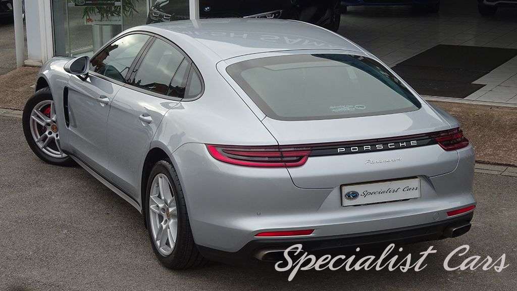 2017 PORSCHE PANAMERA 2017 PORSCHE PANAMERA