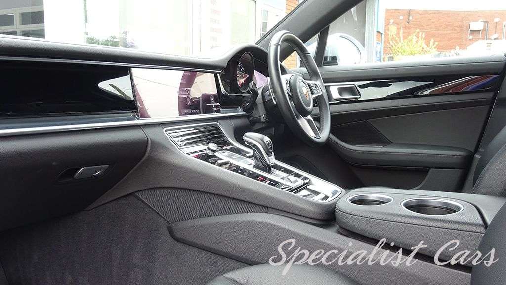 2017 PORSCHE PANAMERA 2017 PORSCHE PANAMERA