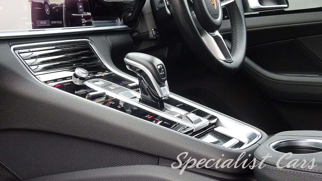 2017 PORSCHE PANAMERA 2017 PORSCHE PANAMERA