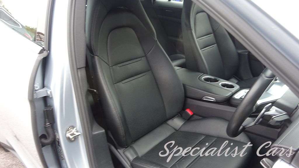 2017 PORSCHE PANAMERA 2017 PORSCHE PANAMERA