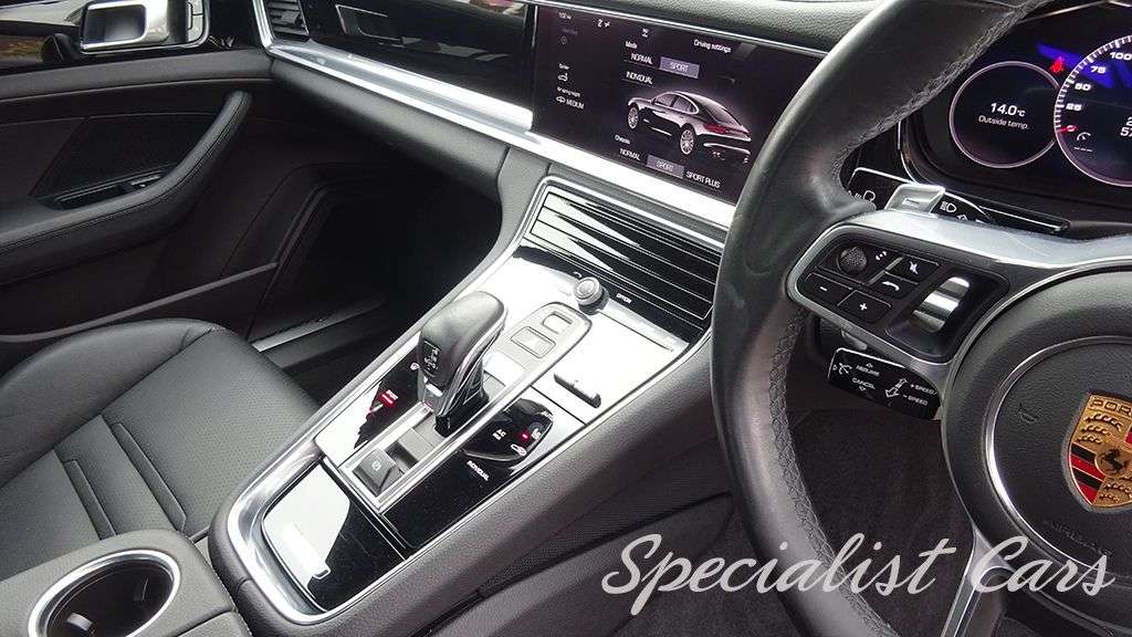 2017 PORSCHE PANAMERA 2017 PORSCHE PANAMERA