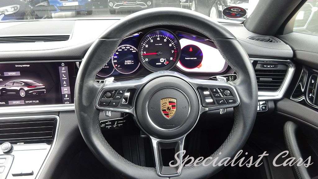 2017 PORSCHE PANAMERA 2017 PORSCHE PANAMERA