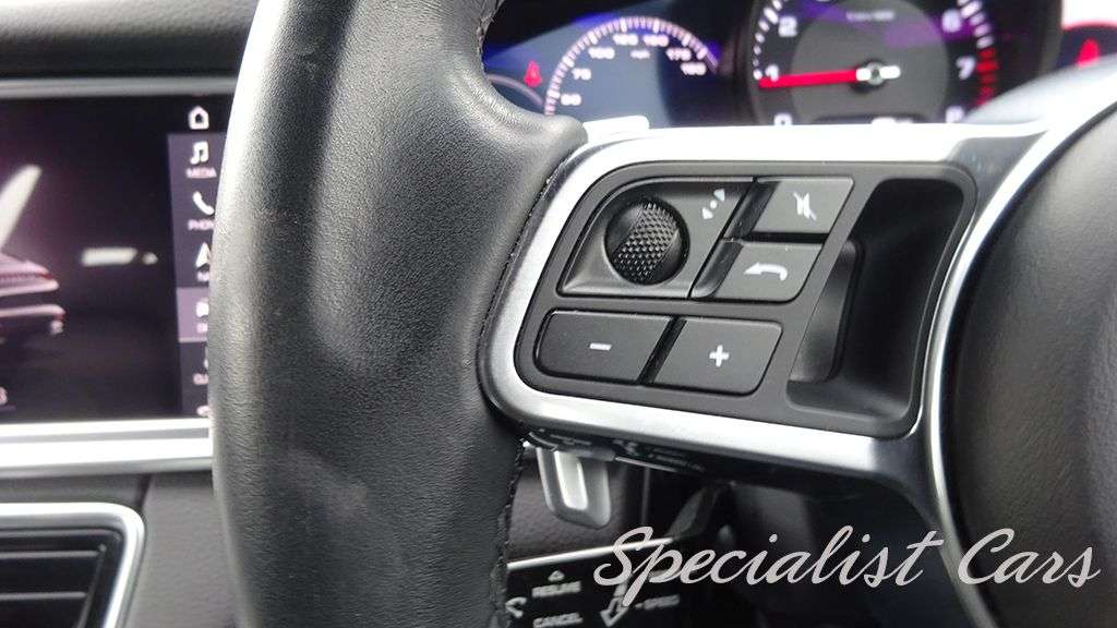 2017 PORSCHE PANAMERA 2017 PORSCHE PANAMERA