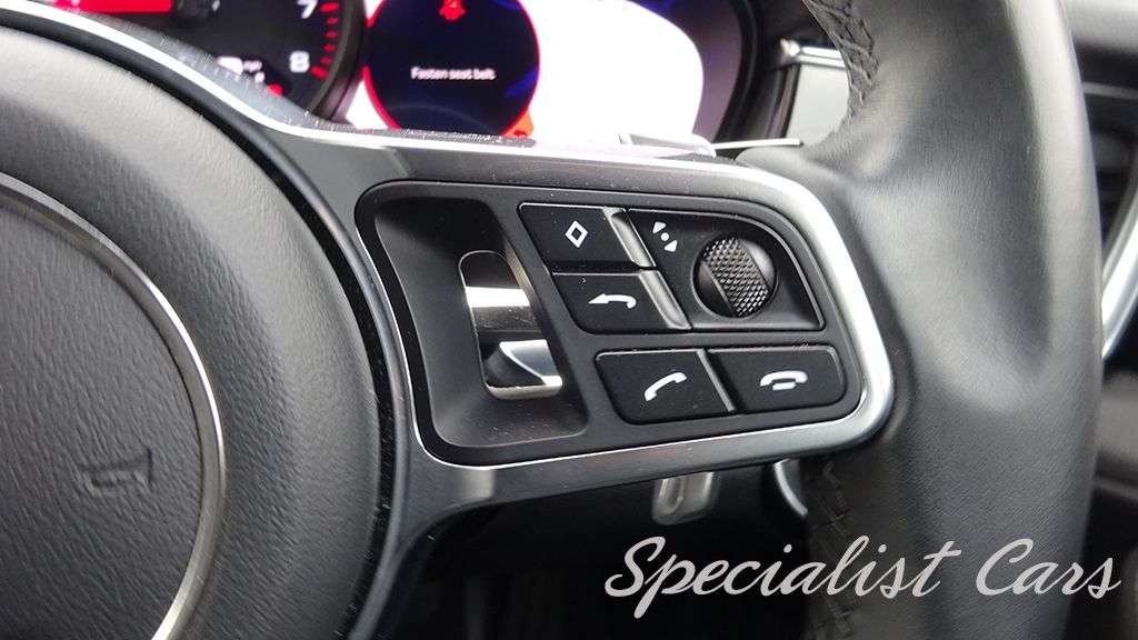 2017 PORSCHE PANAMERA 2017 PORSCHE PANAMERA