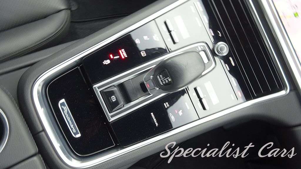 2017 PORSCHE PANAMERA 2017 PORSCHE PANAMERA