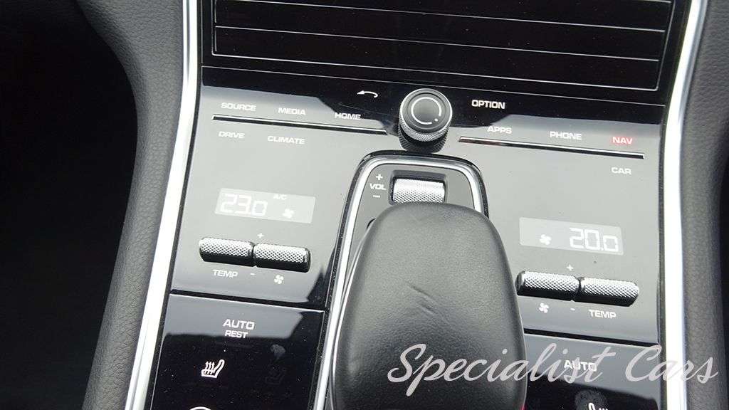 2017 PORSCHE PANAMERA 2017 PORSCHE PANAMERA