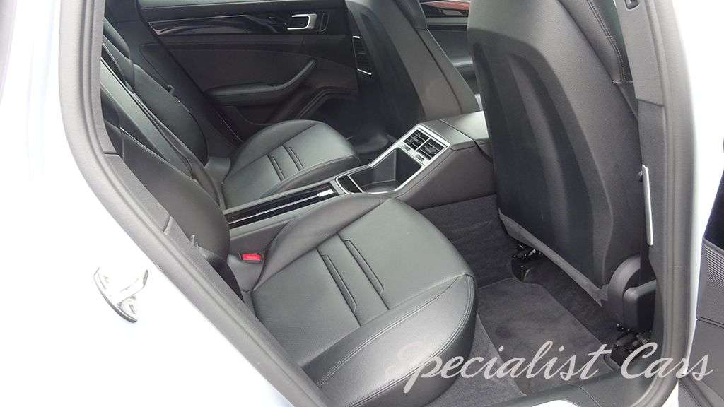 2017 PORSCHE PANAMERA 2017 PORSCHE PANAMERA