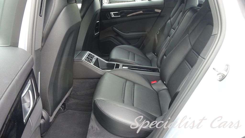 2017 PORSCHE PANAMERA 2017 PORSCHE PANAMERA