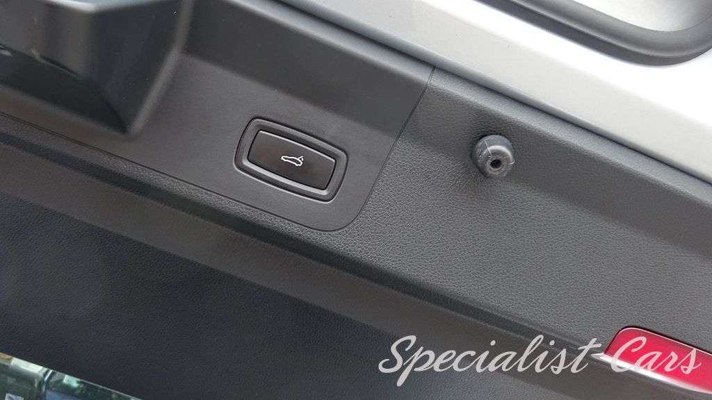 2017 PORSCHE PANAMERA 2017 PORSCHE PANAMERA