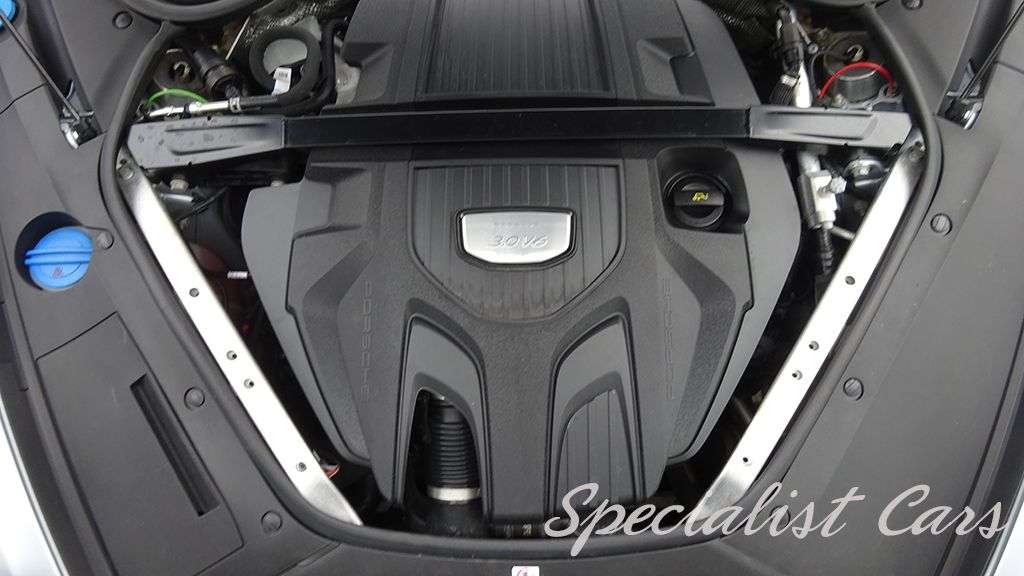 2017 PORSCHE PANAMERA 2017 PORSCHE PANAMERA