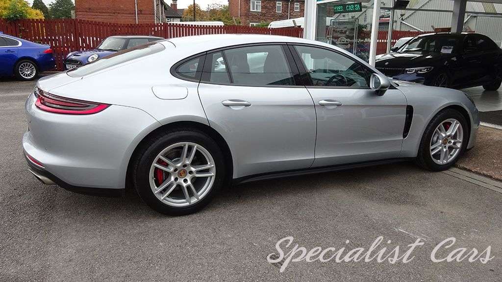 2017 PORSCHE PANAMERA 2017 PORSCHE PANAMERA