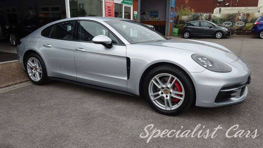 2017 PORSCHE PANAMERA 2017 PORSCHE PANAMERA