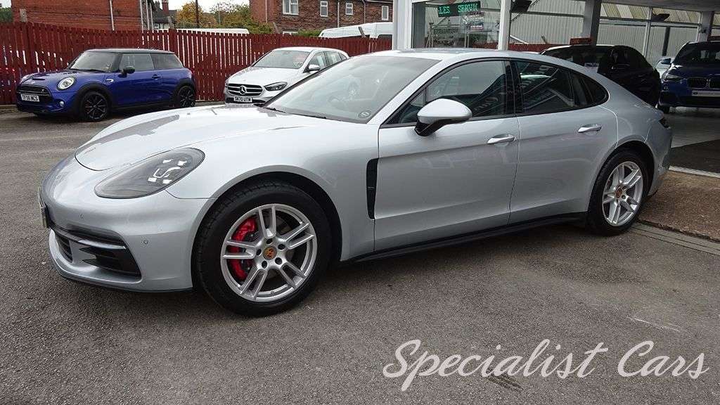 2017 PORSCHE PANAMERA 2017 PORSCHE PANAMERA