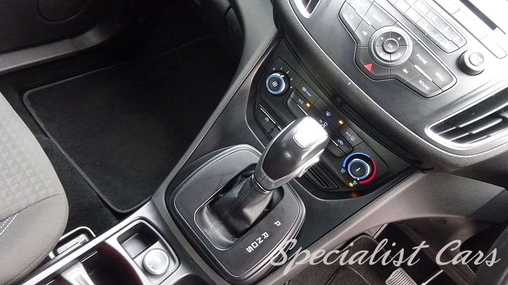 A 2016 FORD GRAND C-MAX 1.5 TDCi Zetec MPV 5dr Diesel Powershift Euro 6 (s/s) (120 ps) A 2016 FORD GRAND C-MAX 1.5 TDCi Zetec MPV 5dr Diesel Powershift Euro 6 (s/s) (120 ps)