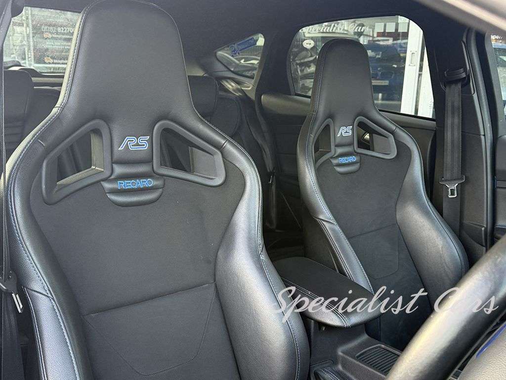 A 2017 FORD FOCUS 2.3T EcoBoost RS Hatchback 5dr Petrol Manual AWD Euro 6 (s/s) (350 ps) A 2017 FORD FOCUS 2.3T EcoBoost RS Hatchback 5dr Petrol Manual AWD Euro 6 (s/s) (350 ps)