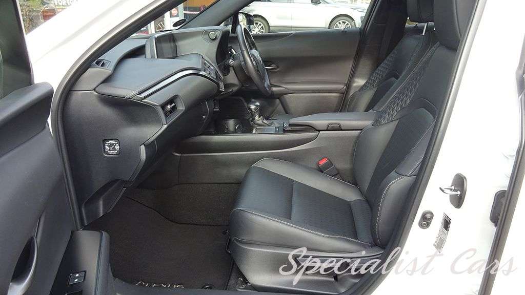 2021 LEXUS UX 2021 LEXUS UX