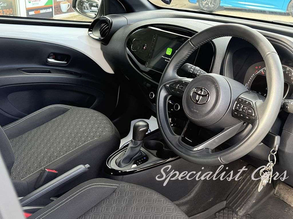 2024 TOYOTA AYGO X 2024 TOYOTA AYGO X