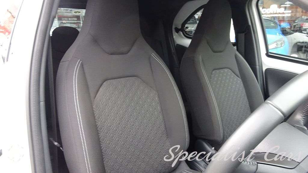 2024 TOYOTA AYGO X 2024 TOYOTA AYGO X