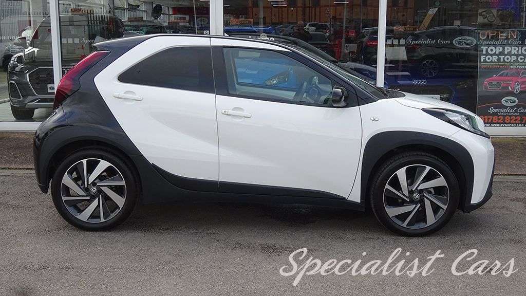 2024 TOYOTA AYGO X 2024 TOYOTA AYGO X