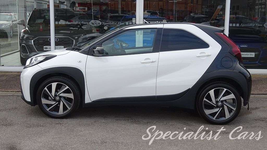 2024 TOYOTA AYGO X 2024 TOYOTA AYGO X