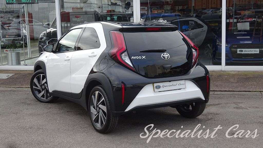 2024 TOYOTA AYGO X 2024 TOYOTA AYGO X