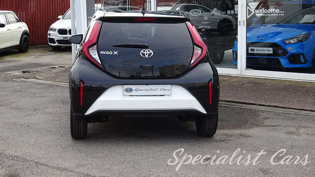 2024 TOYOTA AYGO X 2024 TOYOTA AYGO X