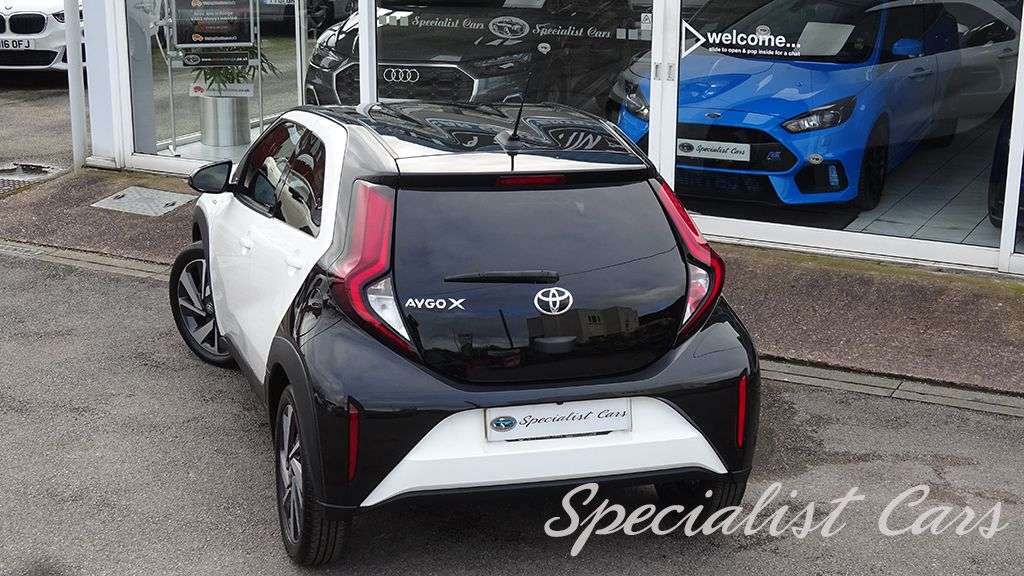 2024 TOYOTA AYGO X 2024 TOYOTA AYGO X