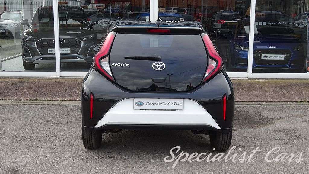 2024 TOYOTA AYGO X 2024 TOYOTA AYGO X