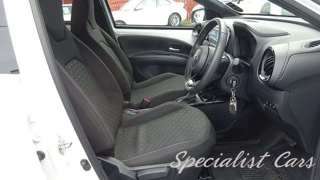 2024 TOYOTA AYGO X 2024 TOYOTA AYGO X