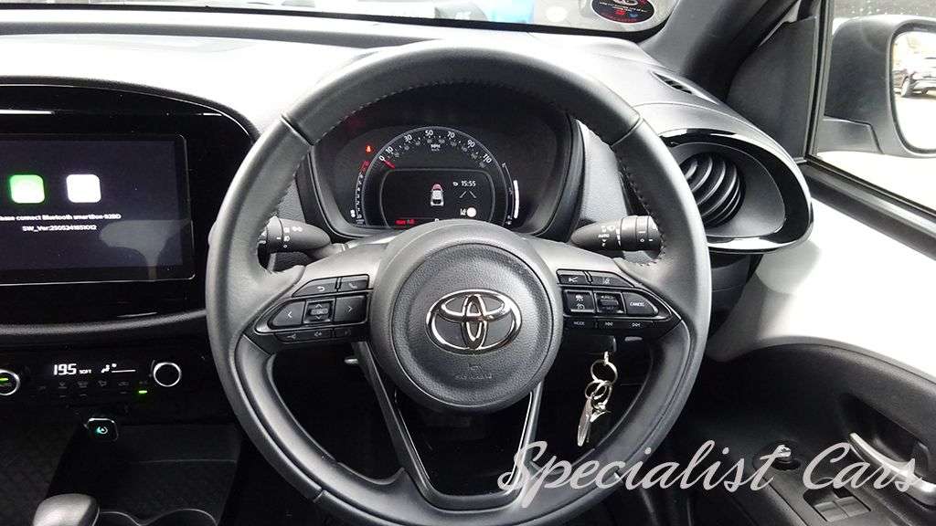 2024 TOYOTA AYGO X 2024 TOYOTA AYGO X