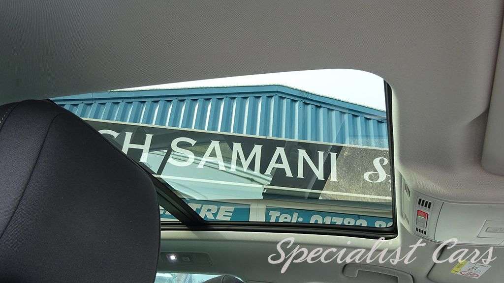 A 2022 VOLKSWAGEN TIGUAN 2.0 TDI Life SUV 5dr Diesel Manual Euro 6 (s/s) (150 ps) A 2022 VOLKSWAGEN TIGUAN 2.0 TDI Life SUV 5dr Diesel Manual Euro 6 (s/s) (150 ps)