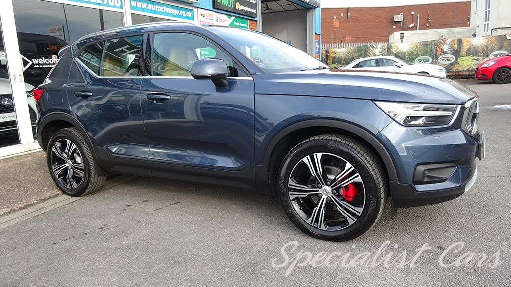 2019 VOLVO XC40 2019 VOLVO XC40