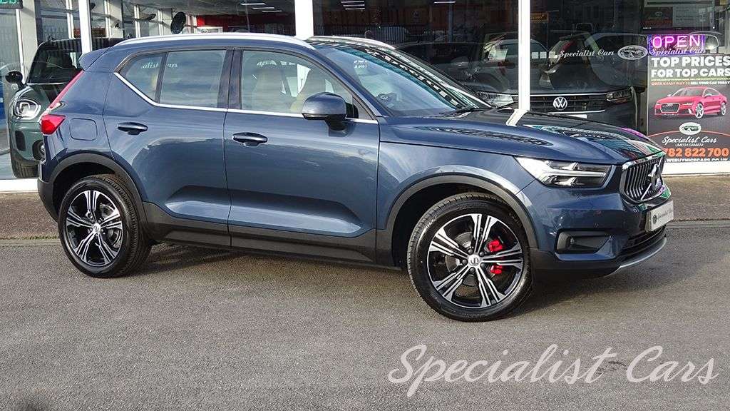 2019 VOLVO XC40 2019 VOLVO XC40