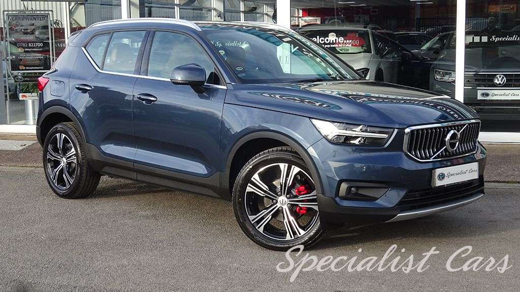 2019 VOLVO XC40 2019 VOLVO XC40