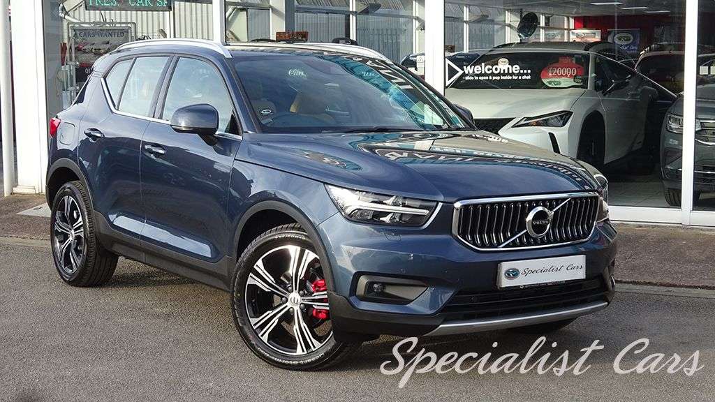 2019 VOLVO XC40 2019 VOLVO XC40