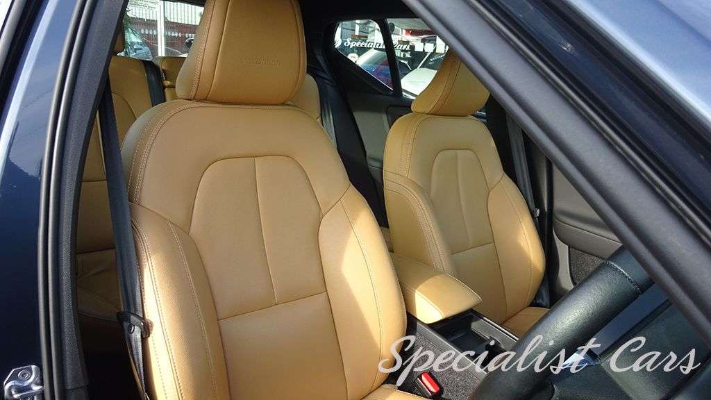 A 2019 VOLVO XC40 1.5 T3 Inscription SUV 5dr Petrol Manual Euro 6 (s/s) (163 ps) A 2019 VOLVO XC40 1.5 T3 Inscription SUV 5dr Petrol Manual Euro 6 (s/s) (163 ps)